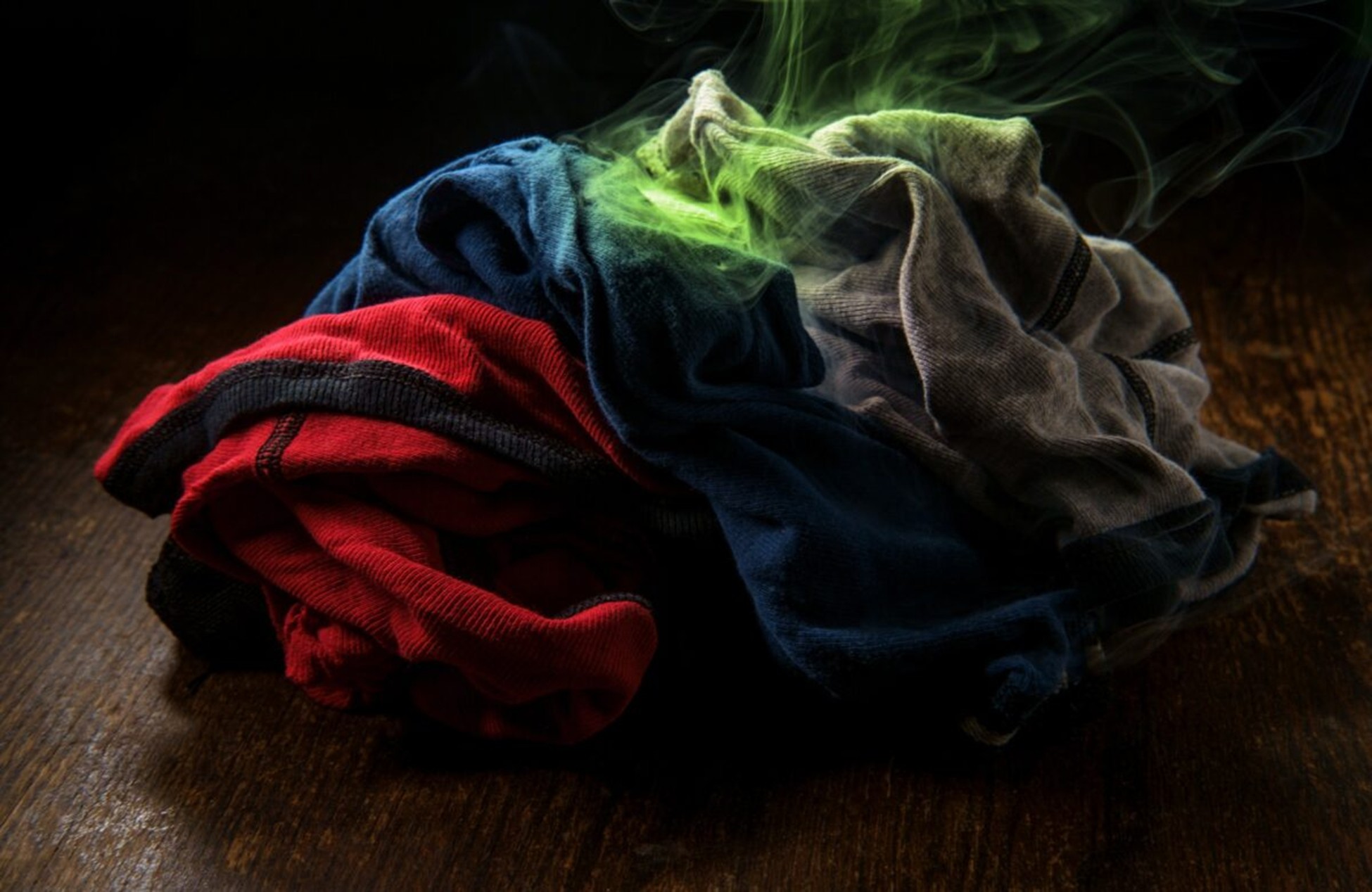 נזקי כביסה וניקוי יבש: מי אחראי להרס בגדי מעצבים? מדריך מומחה